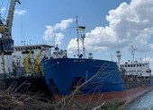 Ukraine trả đũa bắt tàu dầu Nga, Nga nói hành động cướp biển