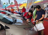 Người mua ô tô chờ giờ G giảm lệ phí trước bạ