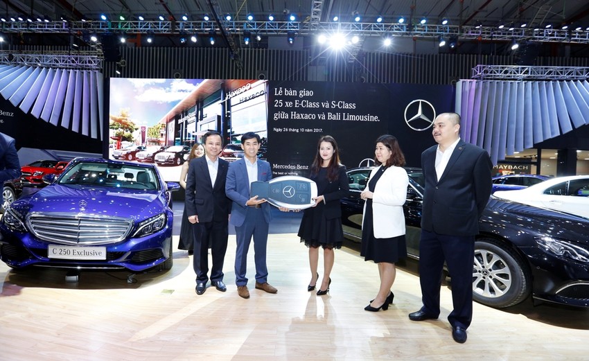 Bàn giao 25 xe E-Class và S-Class cho Bali Limousine ảnh 1