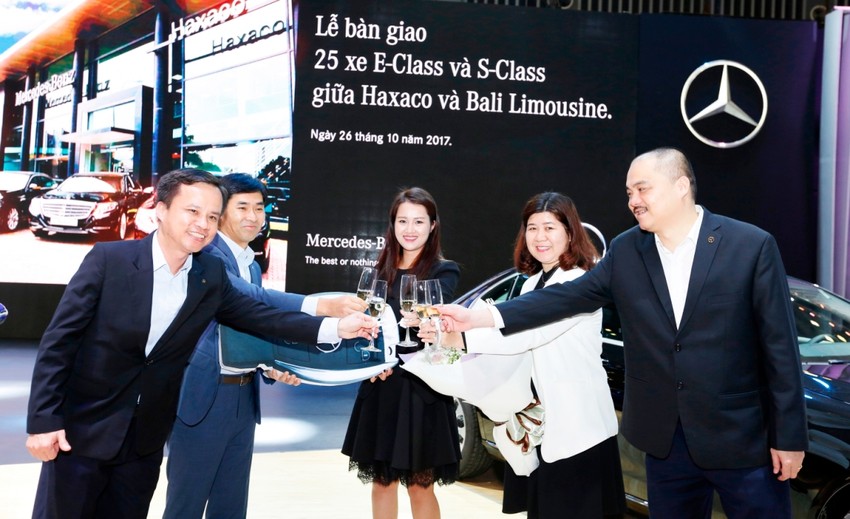 Bàn giao 25 xe E-Class và S-Class cho Bali Limousine ảnh 2