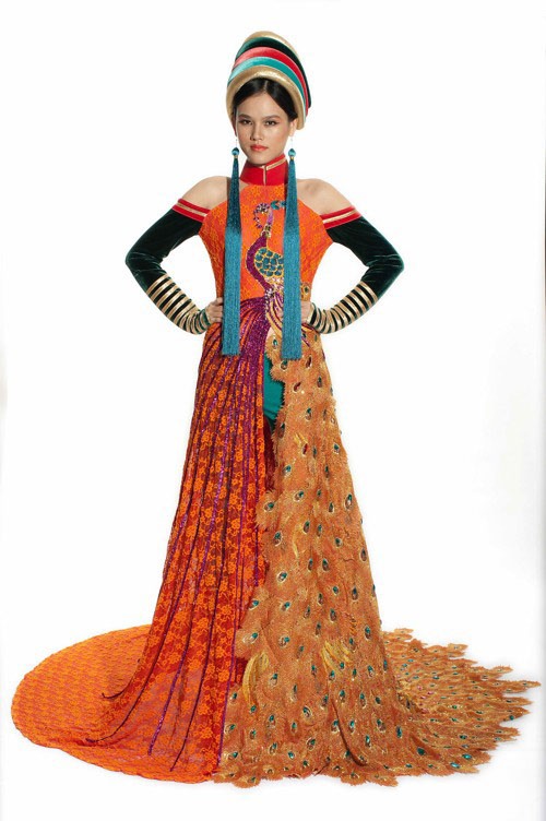 Không chỉ nổi tiếng trong nước, Tuyết Lan còn ghi tên trên nhiều sàn catwalk thế giới
