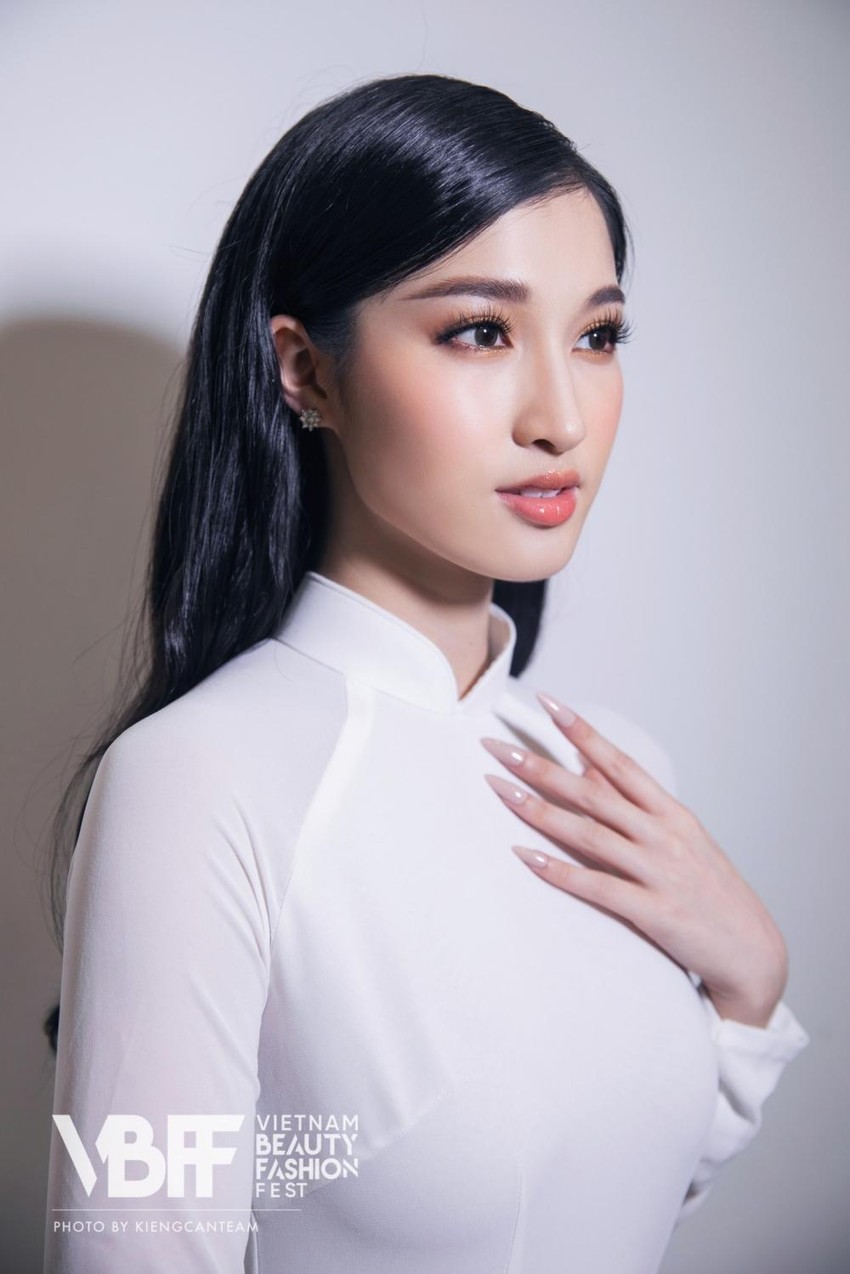 Ngắm Phương Nhi - thí sinh có vòng eo nhỏ nhất tại Misss World Vietnam 2022 ảnh 1