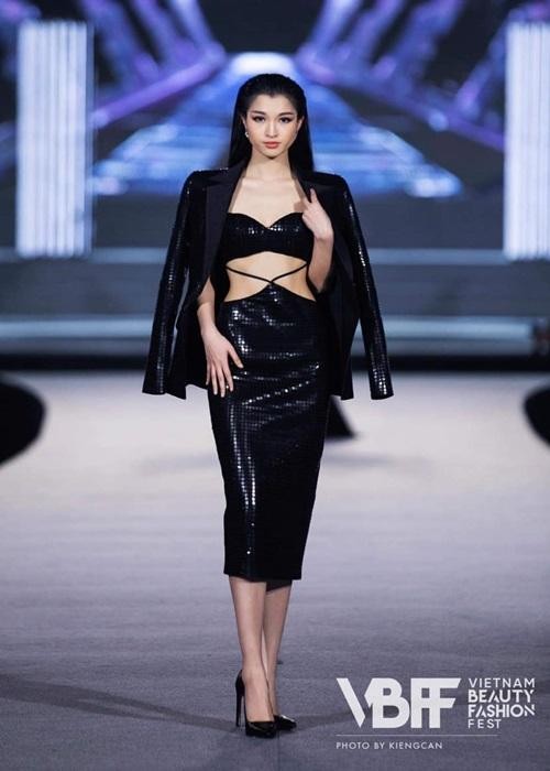 Ngắm Phương Nhi - thí sinh có vòng eo nhỏ nhất tại Misss World Vietnam 2022 ảnh 14