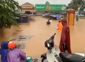 Tiểu thương trắng tay vì lũ về bất ngờ
