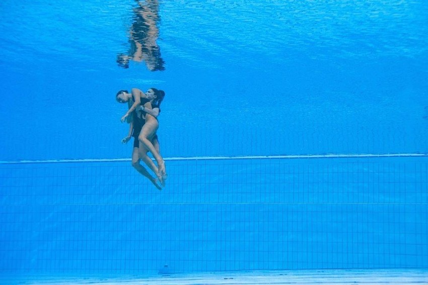 VĐV bơi nghệ thuật được HLV cứu sống ngoạn mục ảnh 5