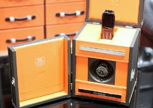 Điện thoại TAG Heuer Meridiist giá nửa tỷ đồng ở Hà Nội ảnh 1