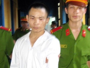 Nghịch tử chích điện mẹ lĩnh 14 năm tù ảnh 1