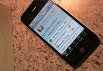 Apple điều tra các lỗ hổng “jailbreak” ảnh 1