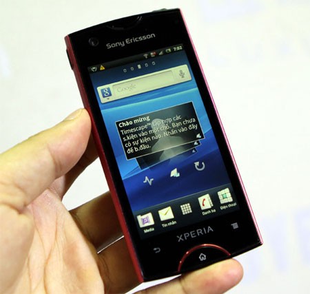 Mở hộp điện thoại nhỏ nhất của Sony Ericsson tại VN ảnh 5