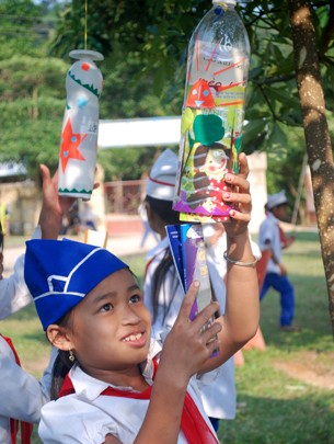“Thư viện treo” cho học sinh nghèo ảnh 1