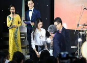 Đêm nhạc Blouse trắng quyên góp hơn 350 triệu cho sinh viên y