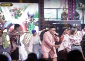 Karik trao tay Binz và Wowy cặp siêu chiến binh nặng ký