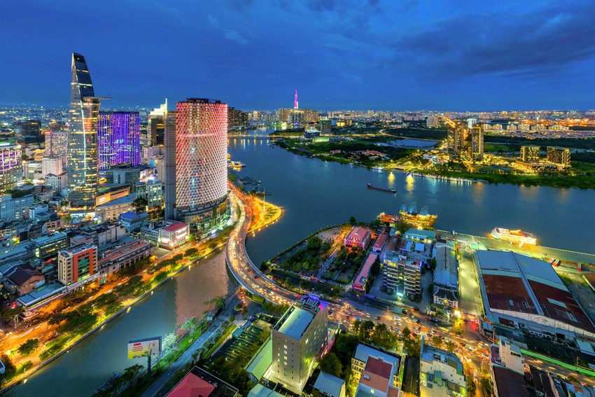 Saigon One Tower sáng đèn rực rỡ giữa trung tâm TP.HCM sau hơn 1 thập niên ảnh 1
