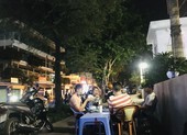Cà phê cóc quận 4 vẫn đông trong mùa dịch COVID-19