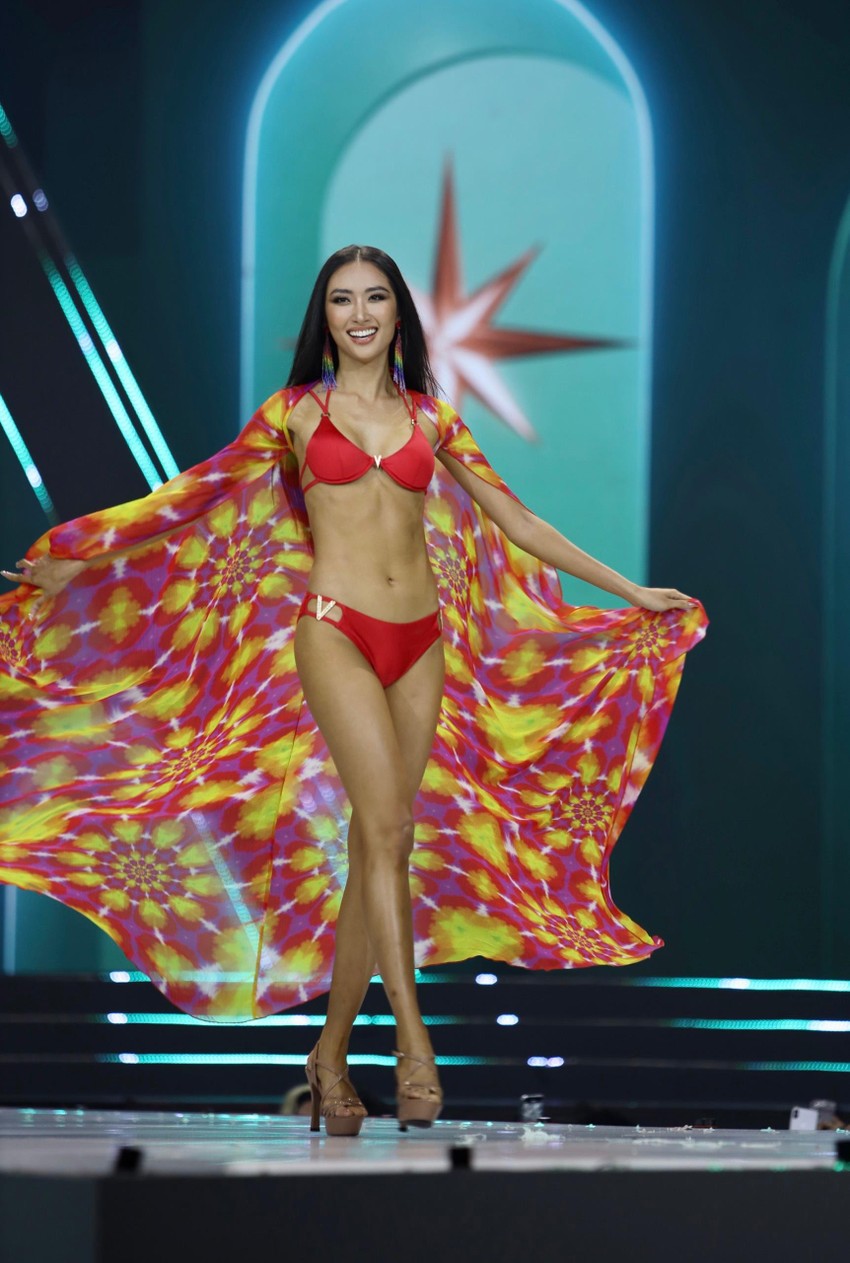 Hình ảnh bốc lửa của thí sinh Hoa hậu Hoàn vũ Việt Nam trong trang phục bikini ảnh 11