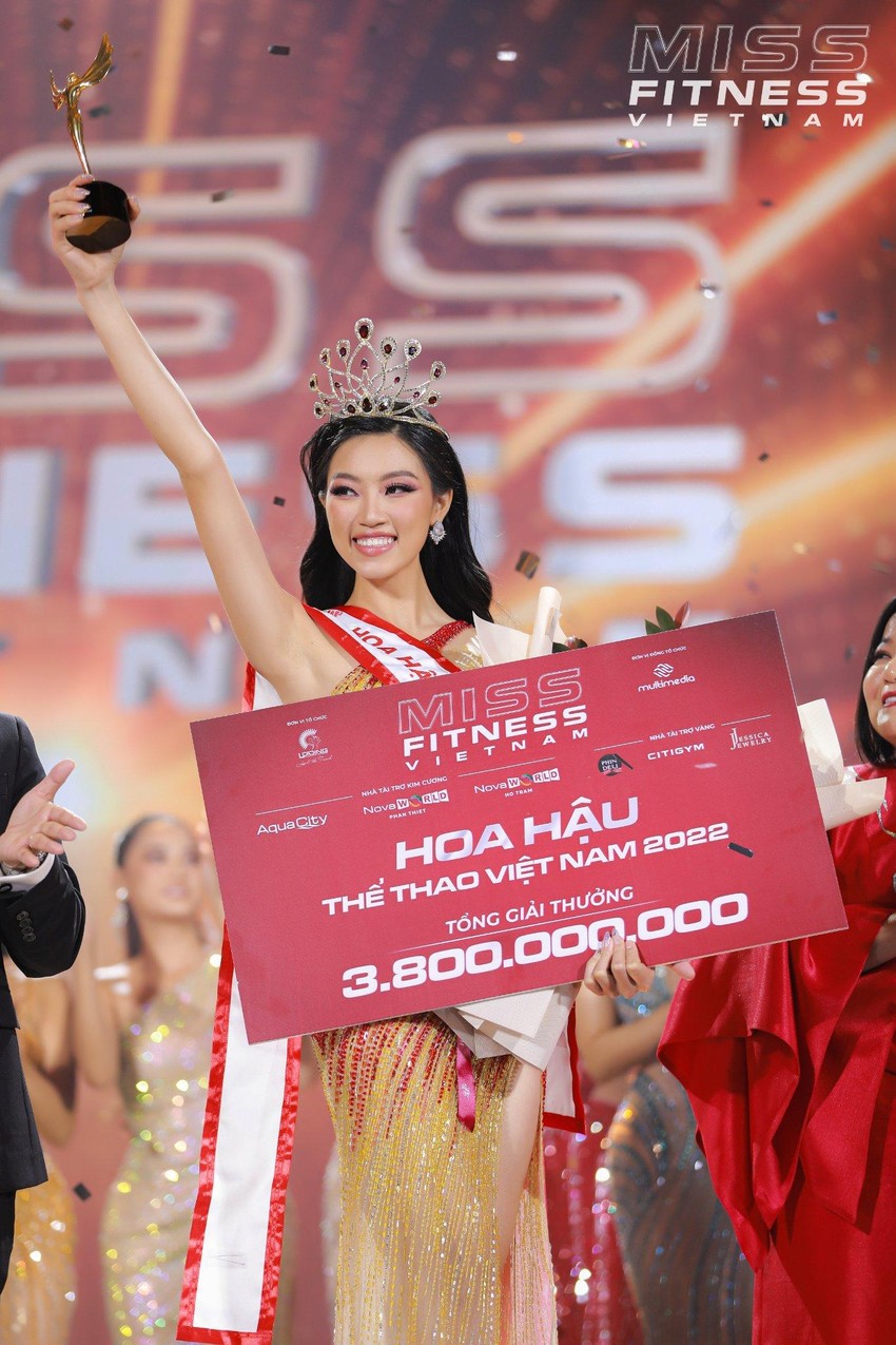 Đoàn Thu Thủy đăng quang Hoa hậu Thể thao Việt Nam ảnh 1