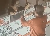 Đã bắt được nghi phạm giật 2 sợi dây chuyền vàng ở Củ Chi