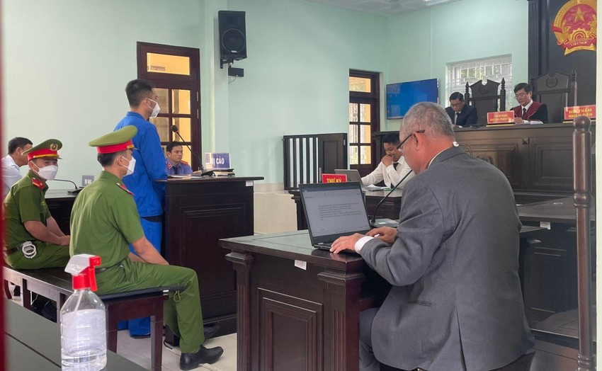 Đang xét xử cựu đại úy công an Lê Chí Thành vì đăng tải loạt video xuyên tạc sự thật  ảnh 1