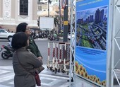 Triển lãm ảnh kỷ niệm 90 năm Ngày truyền thống Dân vận