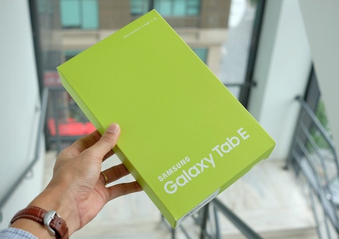 Máy tính bảng 9,6 inch giá rẻ từ Samsung ảnh 1