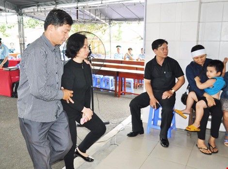 Chùm ảnh: Lễ viếng học viên phi công hy sinh do máy bay rơi ở Phú Yên ảnh 3