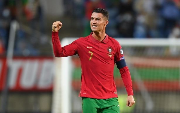 Tất cả các kỷ lục Ronaldo đã phá trong sự nghiệp đáng kinh ngạc ảnh 7