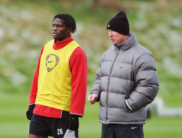 5 lần Sir Alex Ferguson 'sấy tóc' sao MU: Màn trả đũa chết cười ảnh 4