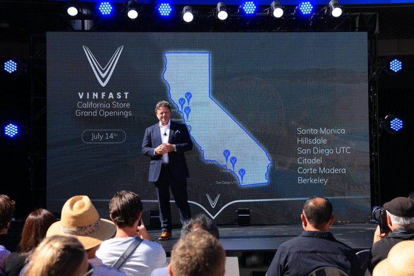 VinFast chính thức khai trương đồng loạt 6 trung tâm bán hàng tại Mỹ ảnh 2