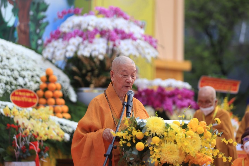 Hàng ngàn tăng ni, Phật tử dự Đại lễ Phật đản ảnh 1