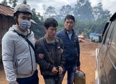 Công an vây bắt kẻ cướp dùng dao khống chế, trói cô gái