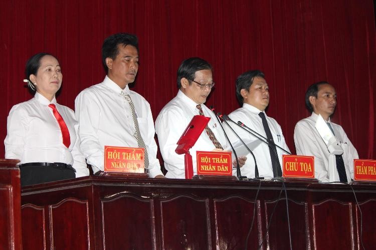 Xử vụ thảm sát Bình Phước: Dương, Tiến lãnh án tử, Thoại 16 năm tù ảnh 1